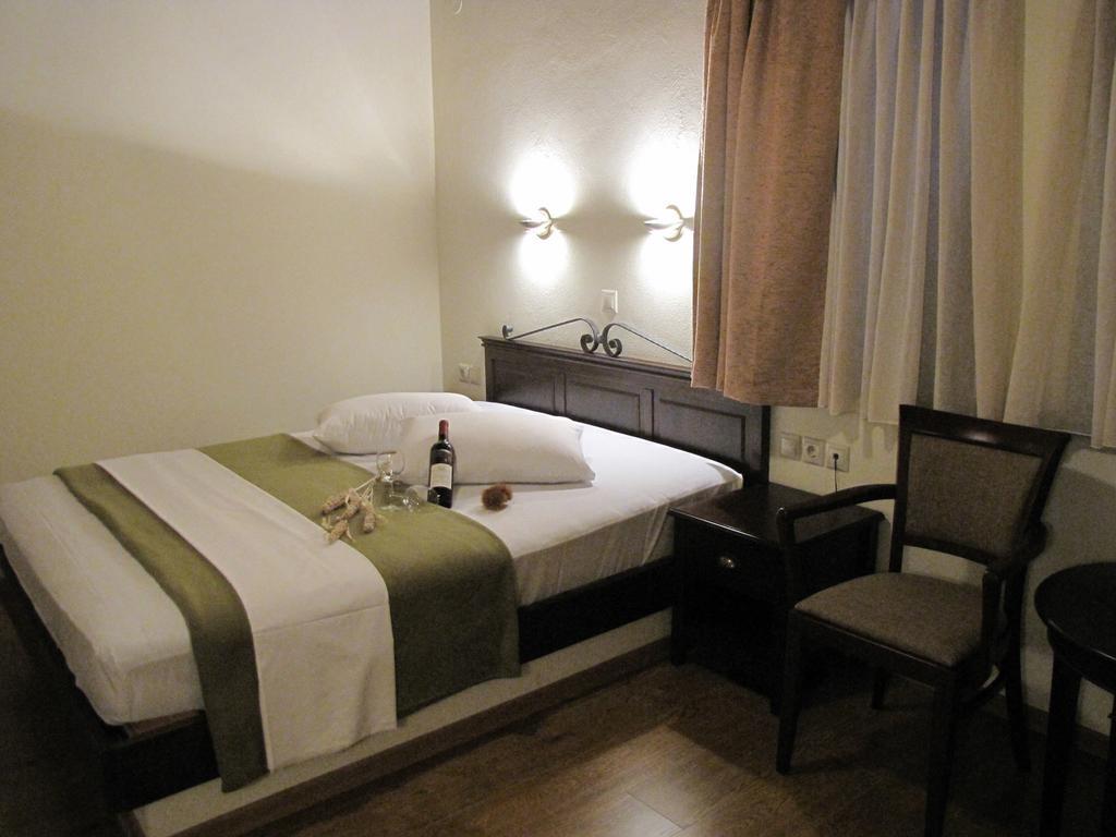 Hotel Mirovoli Mileai Room photo